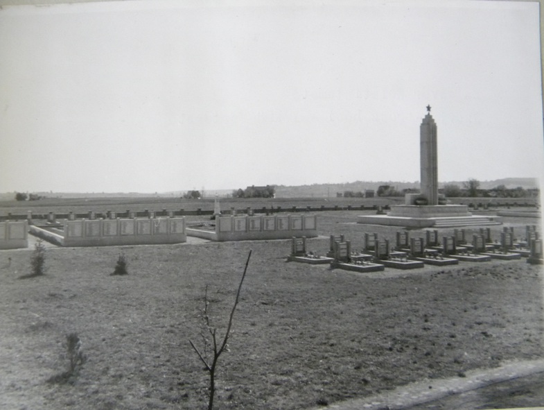 Восточное кладбище в г. Капошвар, 1945 год