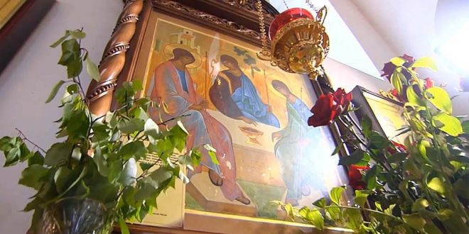 Праздник святой Троицы в Дебрецен Праздник святой Троицы в Дебрецен