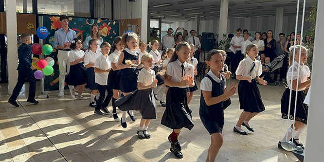 Торжественное открытие учебного года: праздник знаний в школе при Посольстве России в Венгрии