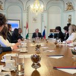 Посол России в Венгрии и студенты Будапештского университета Посол России в Венгрии и студенты Будапештского университета