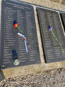 Возложние венков в г. Кишбайом