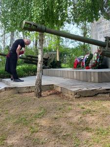 Возложние венков в г. Надьбайом