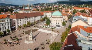 Главная площадь города Печ